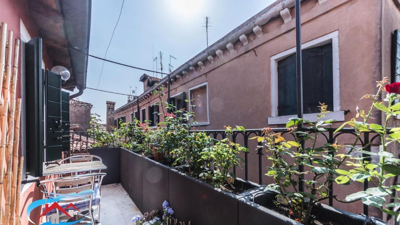 Au Nom De La Rose Apartment Venice Exterior photo